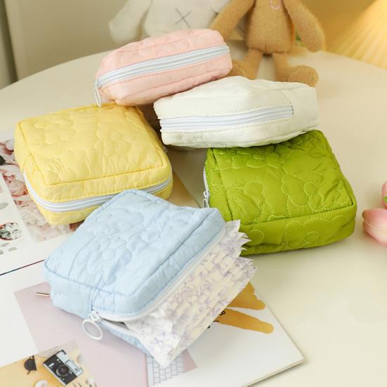 Sanitary Napkin Storage Bag Toiletries Keys Cards Storage Bag Organizer Floral Pattern Zipper Closure Travel Essentials Case