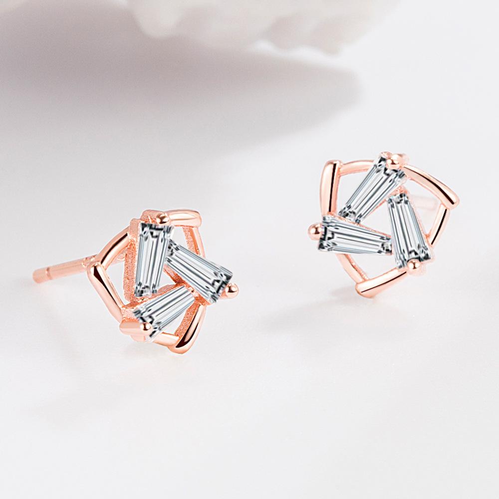 

Стильные милые простые маленькие серьги-гвоздики женские геометрические треугольные серьги из циркония нишевый темперамент элегантные серьги