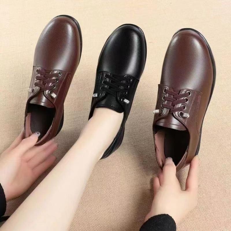2025 new soft-soled single shoes female mother single shoes comfortable and non-slip middle-aged and elderly spring and autumn flat-soled women's dee