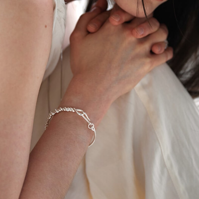 Soorium Half Knot Bracelet