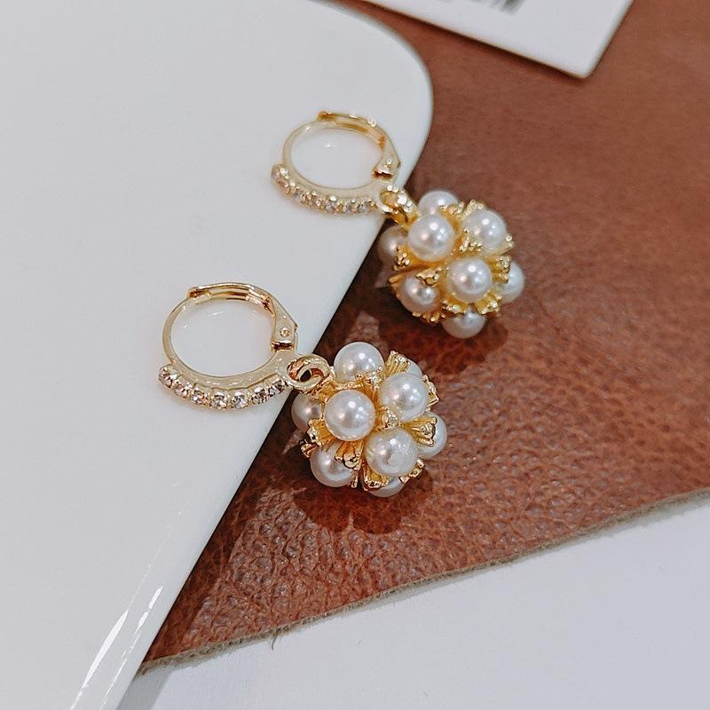 Sweet temperament pearl flower group small ear ring earrings women's new trendy unique design earrings