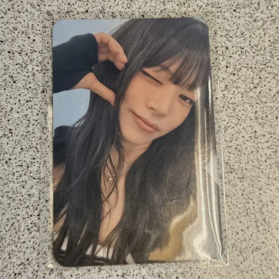 

Fromis9 Chae-young Broadcast Photocard