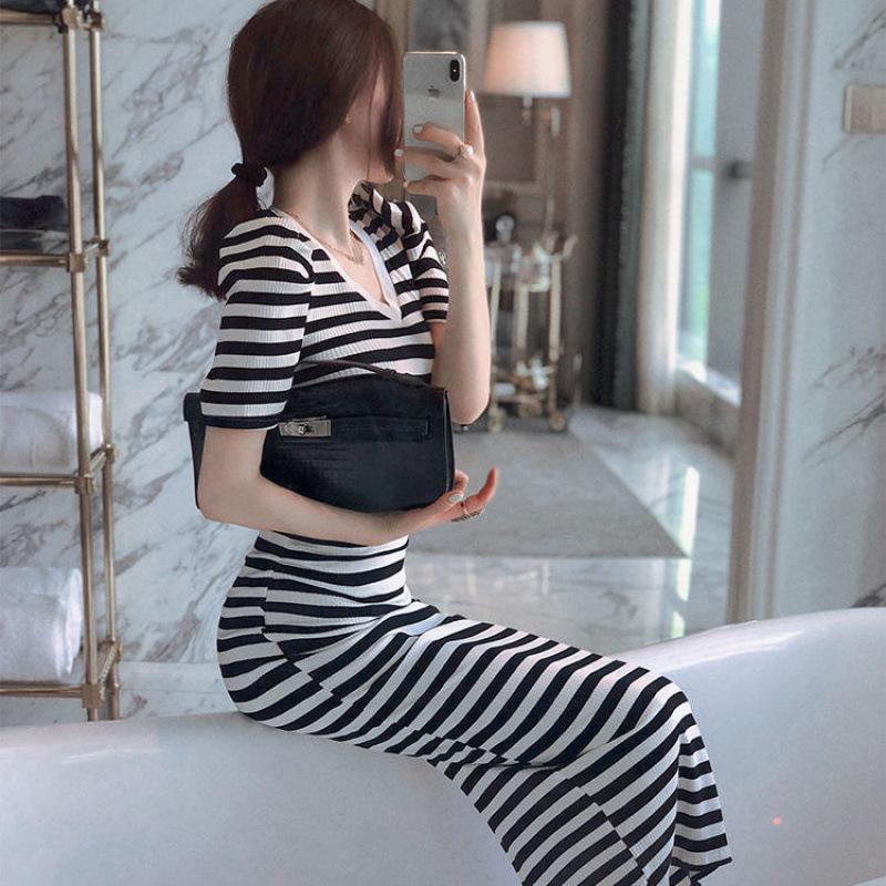 2025 Retro French Slim Striped Puff Sleeve Knit Dress