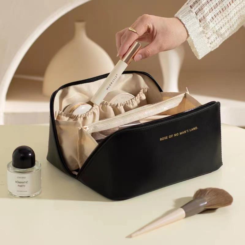 Large Leather Travel Cosmetic Bag for Women Cosmetic Organizer High-capacity Makeup Bag Storage Pouch For Female Makeup Box