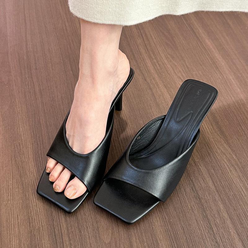 French Retro Beige Square Head High-heeled Versatile Cool Slippers Women's Summer 2025 New Thin-heeled Women's Cool Slippers