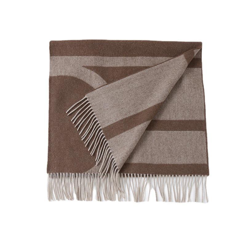 Nordic Niche Women's Geometric Jacquard Pure Wool Scarf - Autumn/Winter Thick Warm Shawl for Couples