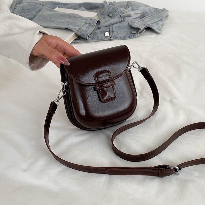 

Трендовая ретро нишевая сумка на плечо, сумка для мобильного телефона, 2025 осень, сумка-мессенджер, супер огненно-красная сумка-мессенджер, маленькая сумка, женская сумка