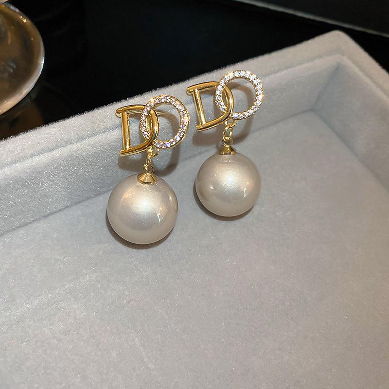 Orecchini a lobo geometrici a forma di fiore in zircone e perla stile coreano – Design elegante e di alta gamma per donna