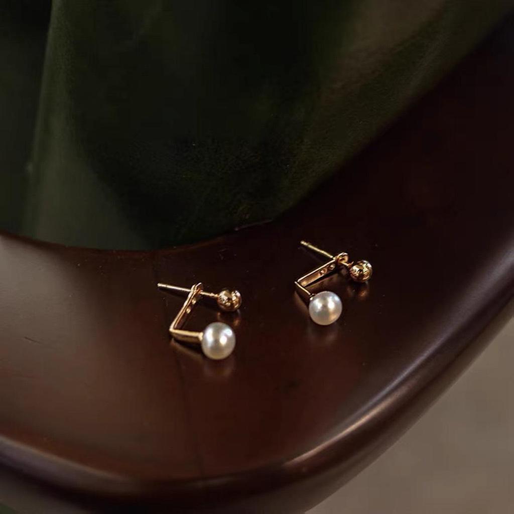 Summer 2024 Light Luxury Freshwater Pearl Gold Earrings for Women