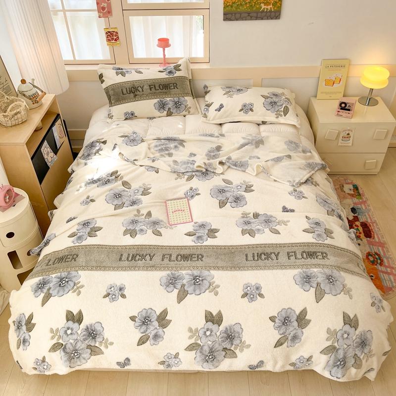 Cartoon Cute Bear Throw Blankets Super Soft Fluffy Lightweight Comfortable Flannel Couch Bed Blanket for All Season Kids Gifts