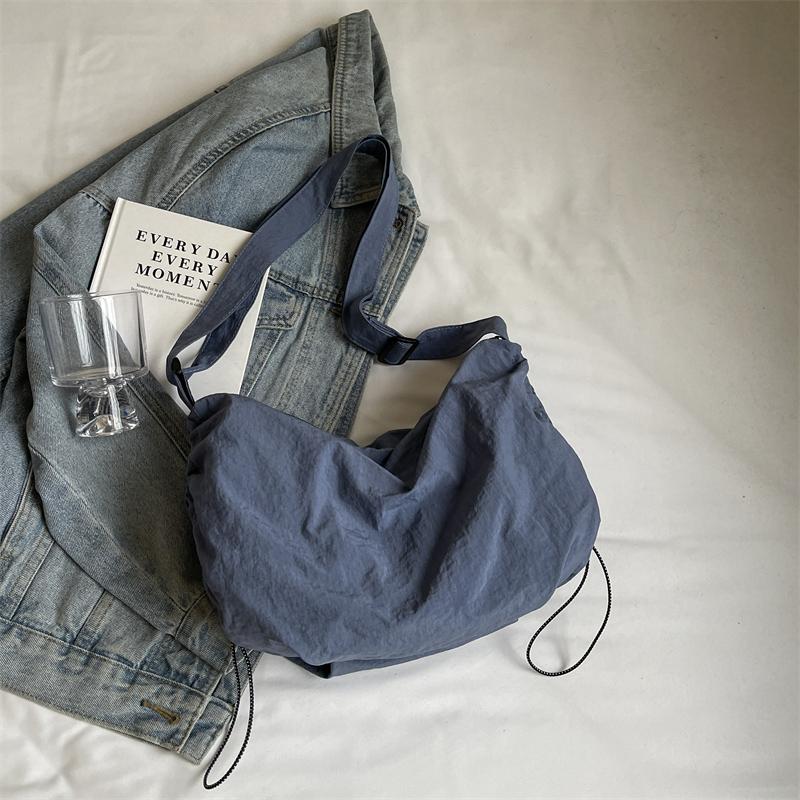 Einfarbige Umhängetasche Studenten Schultertasche mit großer Kapazität Damen Hobo-Tasche