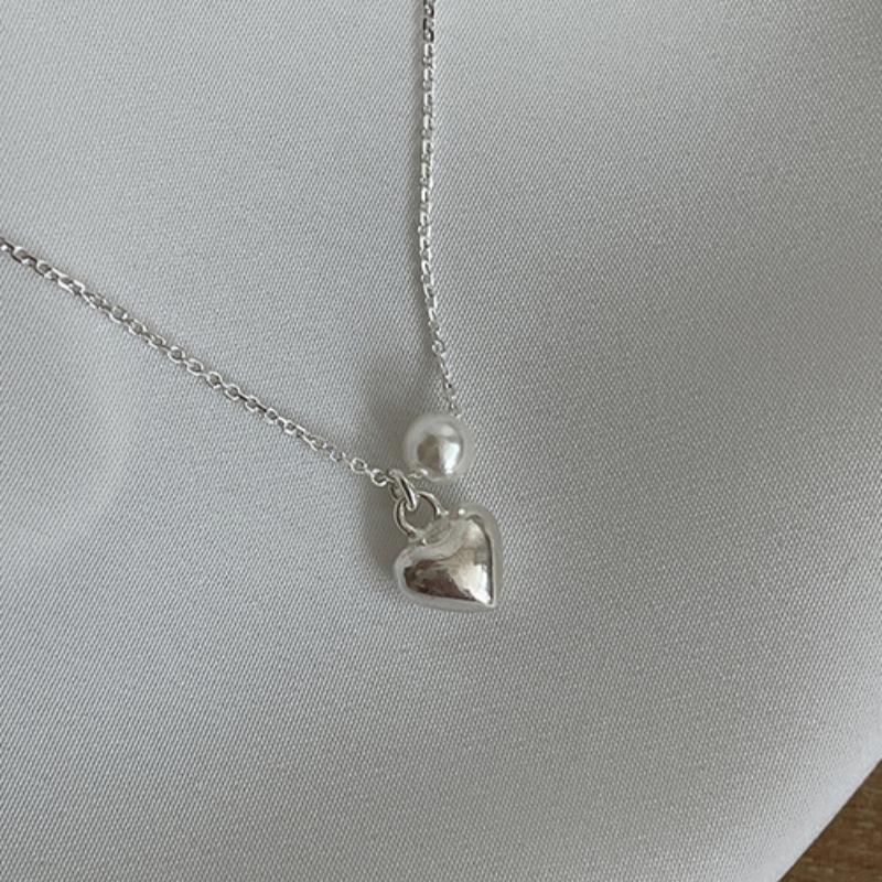 S925 Sterling Silver Heart Pearl Clavicle Necklace, Luxury Minimalist Design, Fashionable Ins Trending Necklace for Women