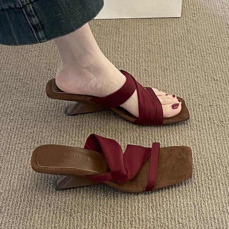 Retro slope heel cool slippers women's summer wear 2025 new fairy style with skirt square head open-toed high-heeled sandals