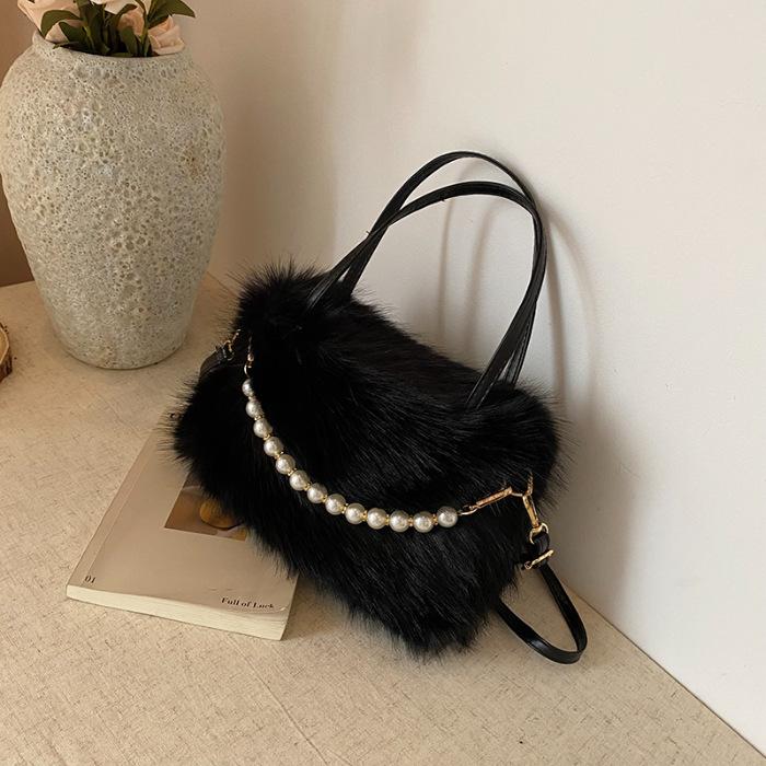 Furry Purse Winter Fluffy Bags for Women Fuzzy Tote Bag Faux Fur Purses Fluffy Shoulder Tote Bag Crossbody Handbag Top-Handle Fluffy Hobo Bags