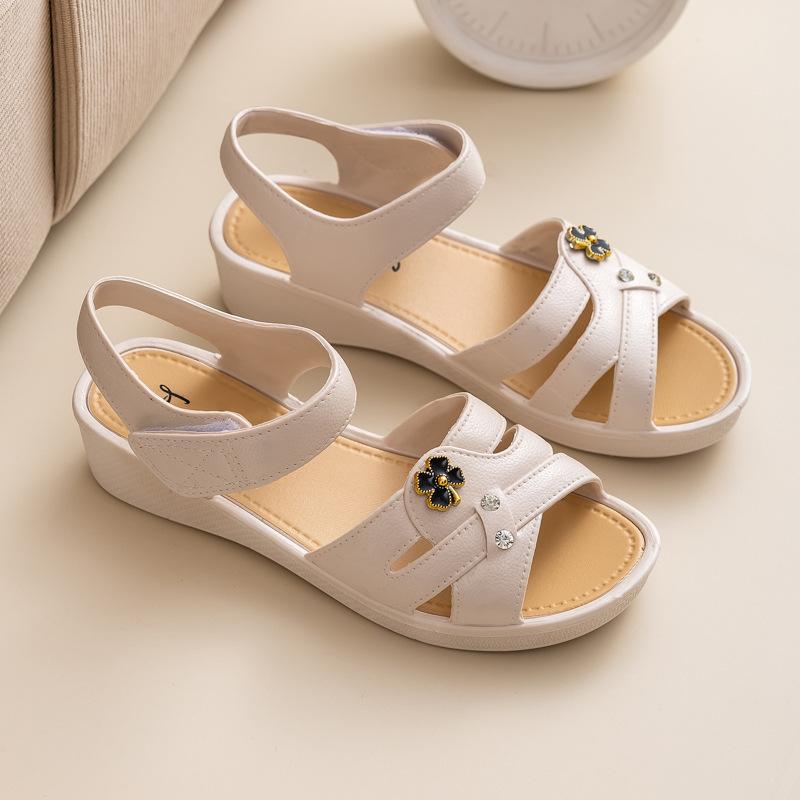 Mom Sandals for Women In Summer 2025 New Soft Leather Wedge Heel Comfortable Flat Bottomed Middle-aged and Elderly Women's Shoes