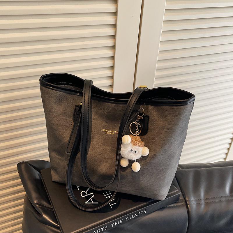 Zimní retro jednobarevná přívěsková taška - Velká kapacita, módní design přes jedno rameno pro ženy