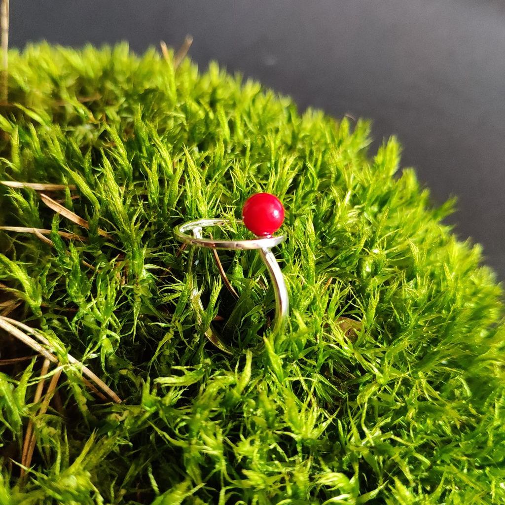 Silver Ring with Coral, Product Weight 2.64 G (2145639)