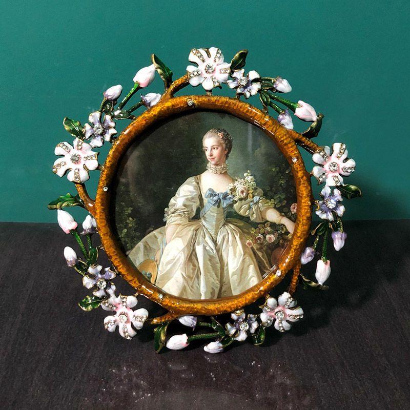 

Nordic style Metal Photo Frame Creative Flower Plant Pattern Photo Frame Modern Home Decoration Desktop card binder 4 inches