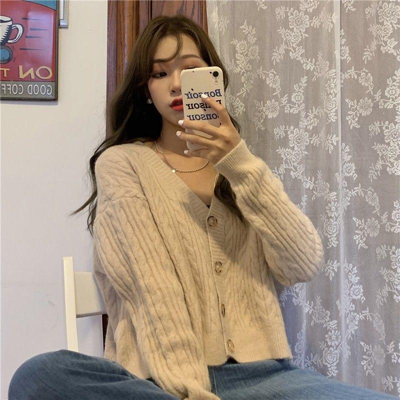 camisa e cardigan
