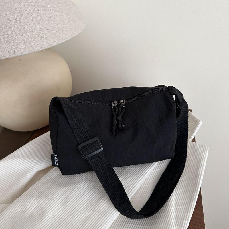 

Casual large-capacity nylon canvas bag women s new fashion shoulder bag versatile broadband messenger pillow bag чёрный
