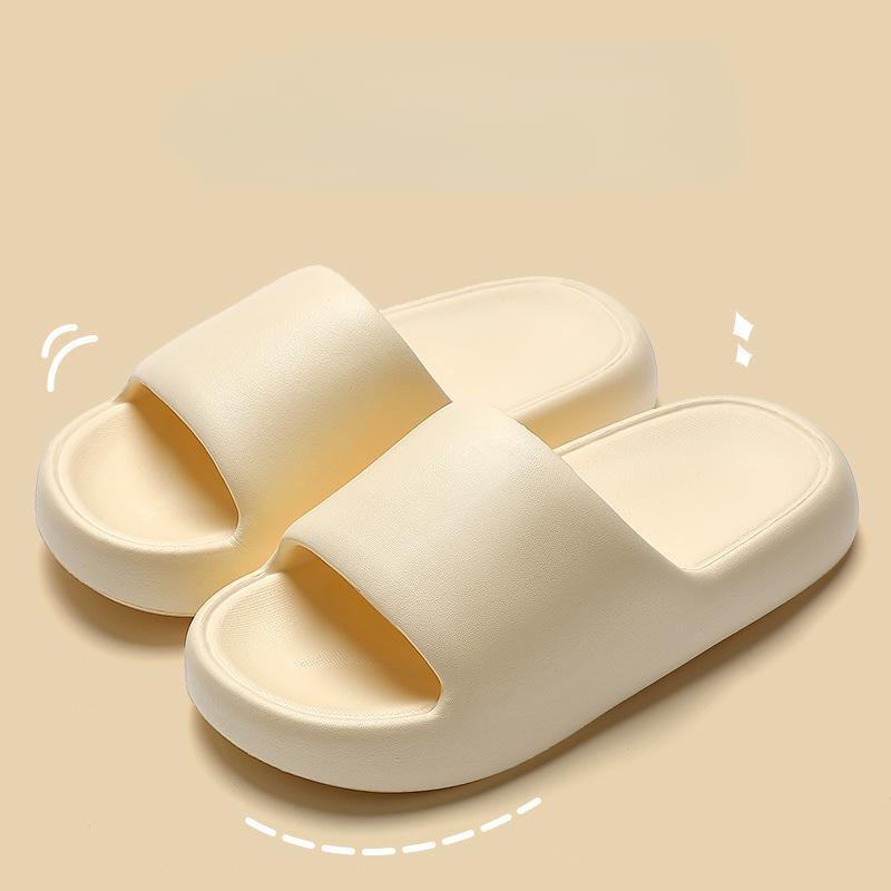 Women's slippers with a thickbottom that feels likestepping onpoop, anti slipandodor proof. Summer homeand outdoor couplesandals