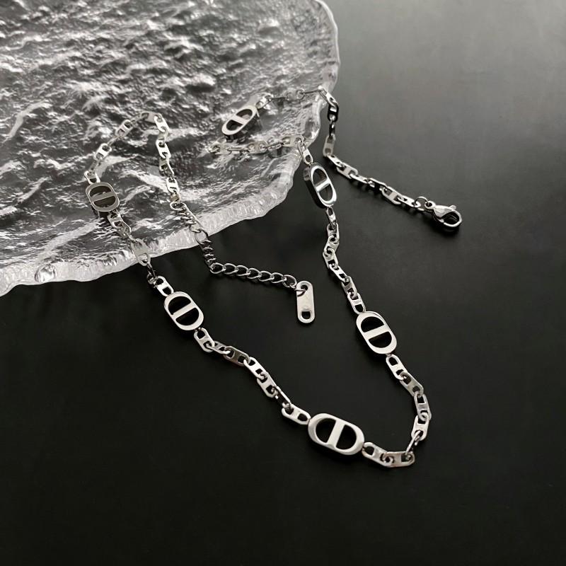 18K Gold Pig Nose Necklace: High-End Retro Korean Clavicle Chain for Women