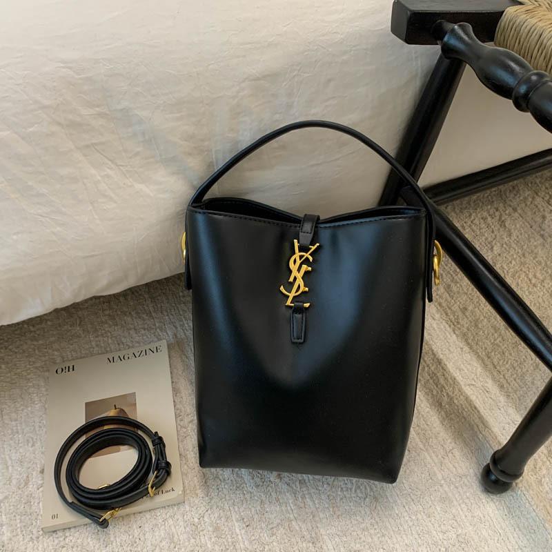 

Простая портативная сумка-ведро для通勤, нишевая сумка, женская, новая осень 2025, высококлассная, универсальная на плечо, кроссбоди