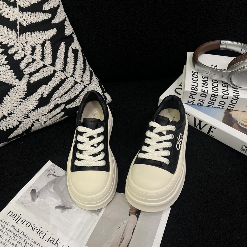 Leather big head ugly cute bread shoes 2025 autumn new small casual height increase versatile muffin board shoes