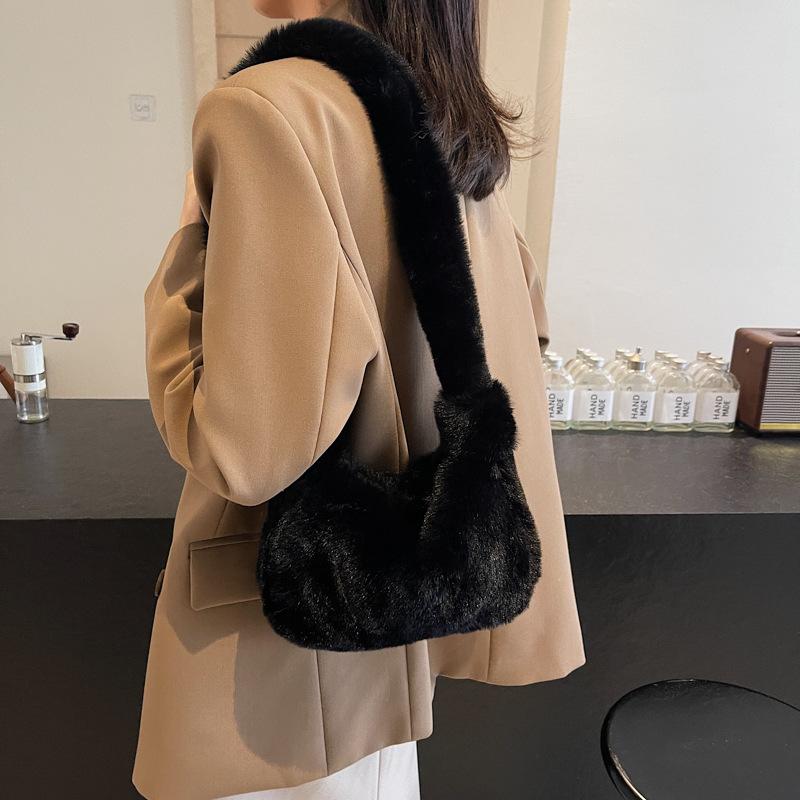 

Новая модная женская плюшевая сумка-мессенджер, симпатичная портативная сумка через плечо, в которую можно положить мобильный телефон 25*8*17 чёрный