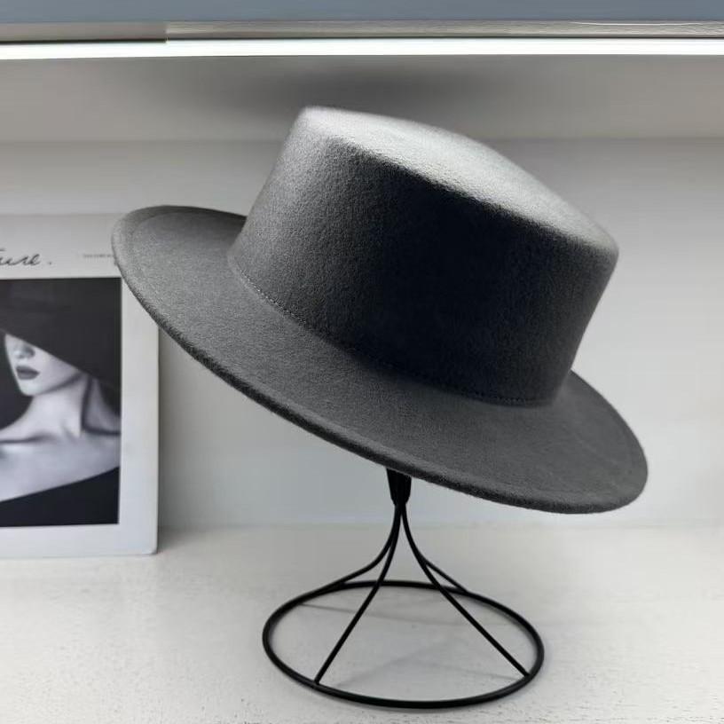Hochwertiger europäischer und amerikanischer flacher Wollzylinder für Damen, vielseitiger britischer Stil aus reiner Wolle, Nischen-personalisierter Modellhut für mich