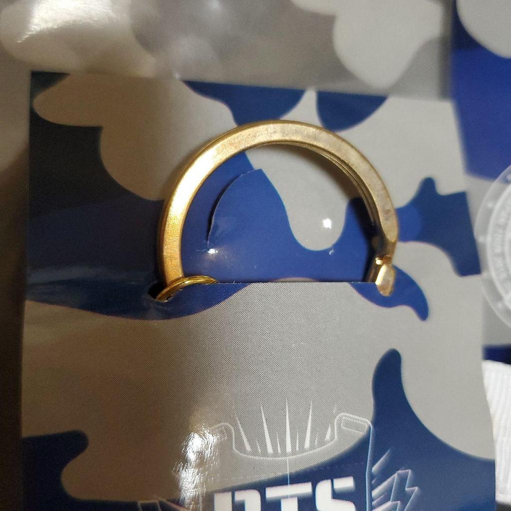 [USED] BTS Rare 2015 Early Merchandise Key Ring WAKE UP
