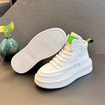 Autumn and Winter Men's Fashion Design New Sports Walking Shoes Lace-up Skateboard Shoes Wear-resistant Non-slip