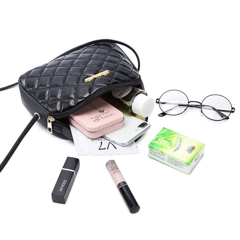 IELGY Women's Diamond Grid Shoulder Bag with Personalized Black European and American Style Crossbody Bag