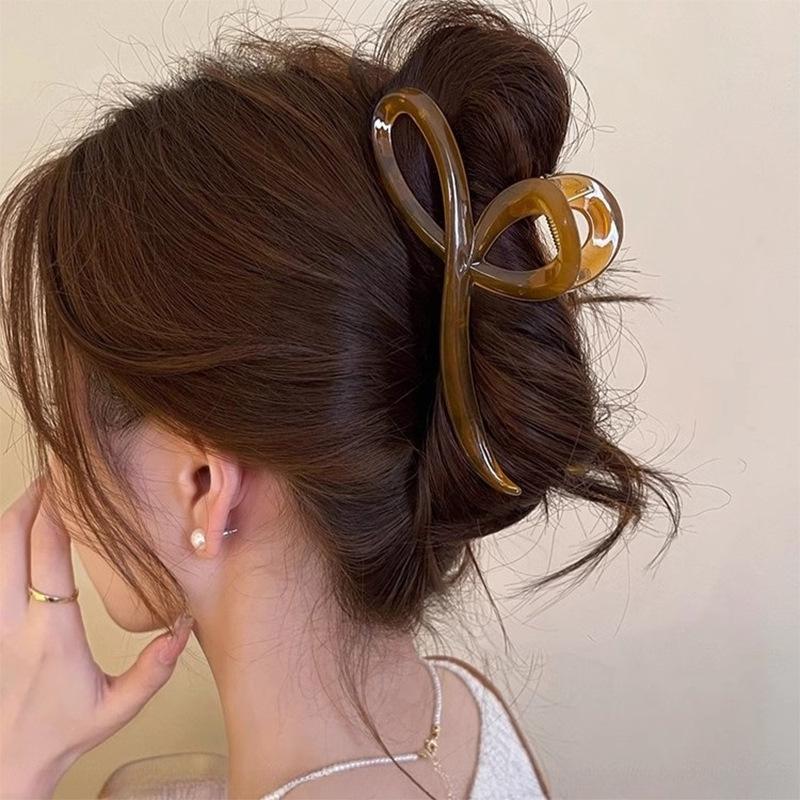 Pince à cheveux géométrique creuse couleur unie coréenne pour femmes Pince à cheveux simple Épingles à cheveux Grande pince crabe Accessoires pour cheveux Coiffure