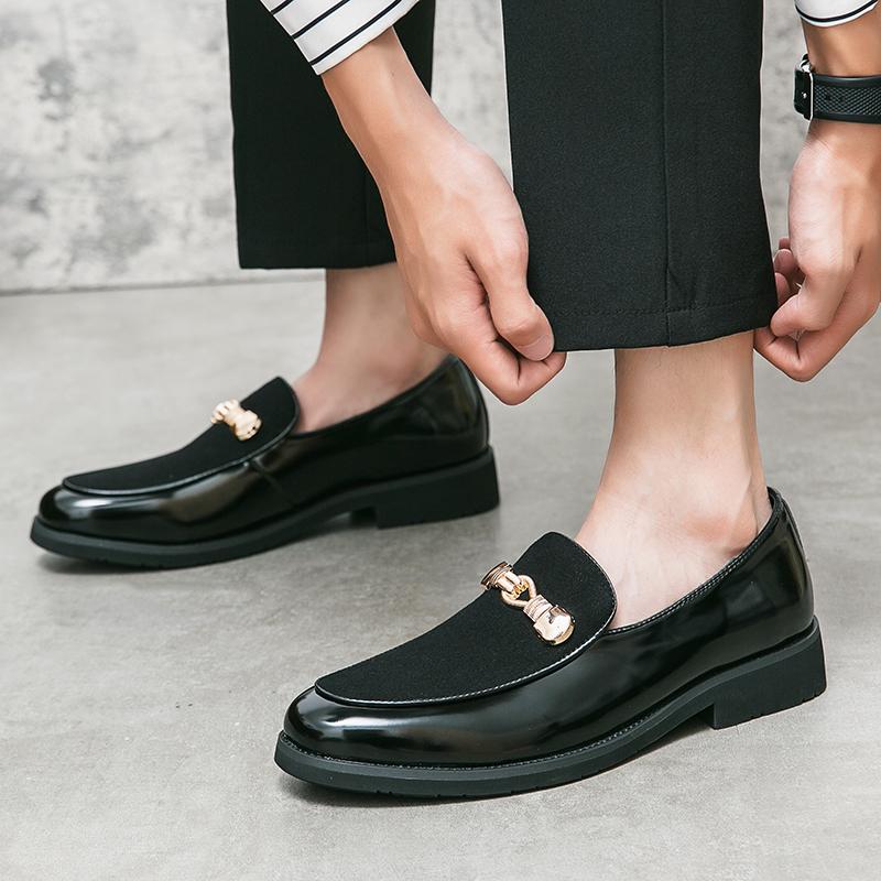 Fashion Luxury Designer Fashion Metal Decoration Suede Driving Shoes Men Casual Loafers Business Formal Dress Footwear Zapatos Hombre