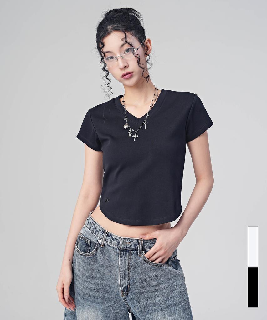 AVANDRESS Soren Matte V-Neck T-Shirt_2 Colors