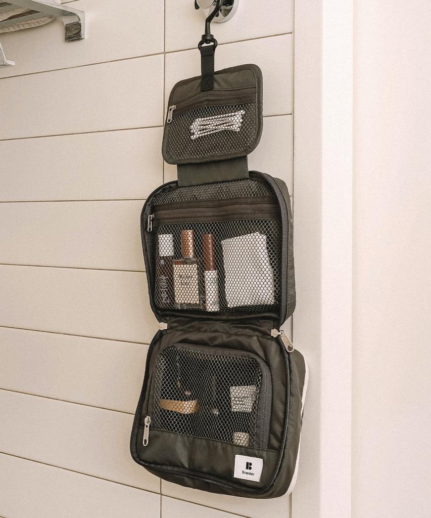 Branden Expandable Hanging Wash Bag