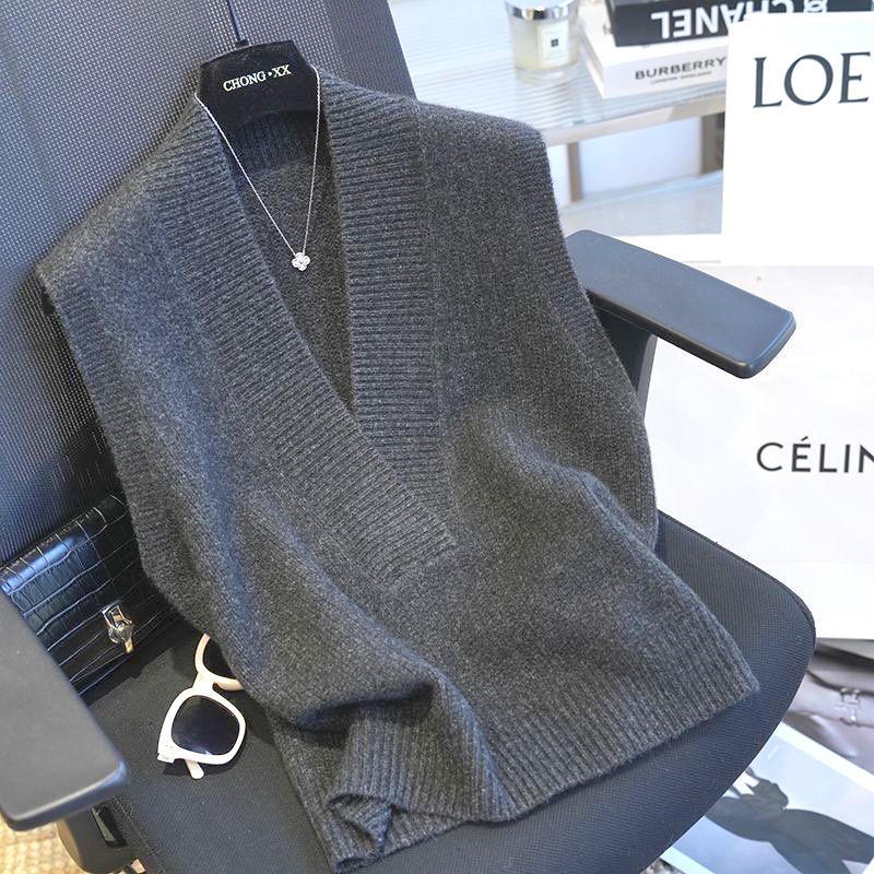 Knitted V-Neck Wool Fleece Sleeveless Vest - Minimalist Style for Autumn/Winter