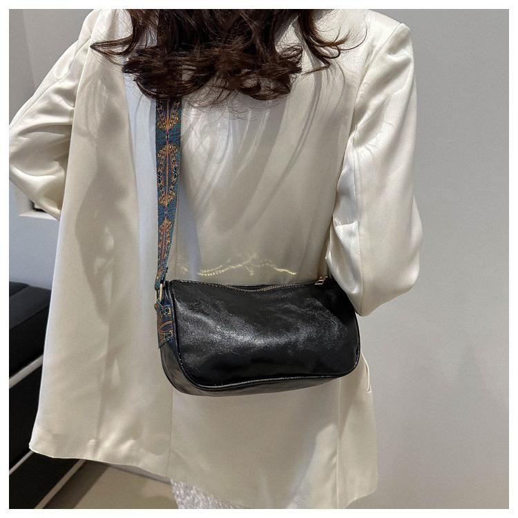 Soft Faux Leather Large Capacity Casual Shoulder Bag Simple Solid Color Crossbody Handbag