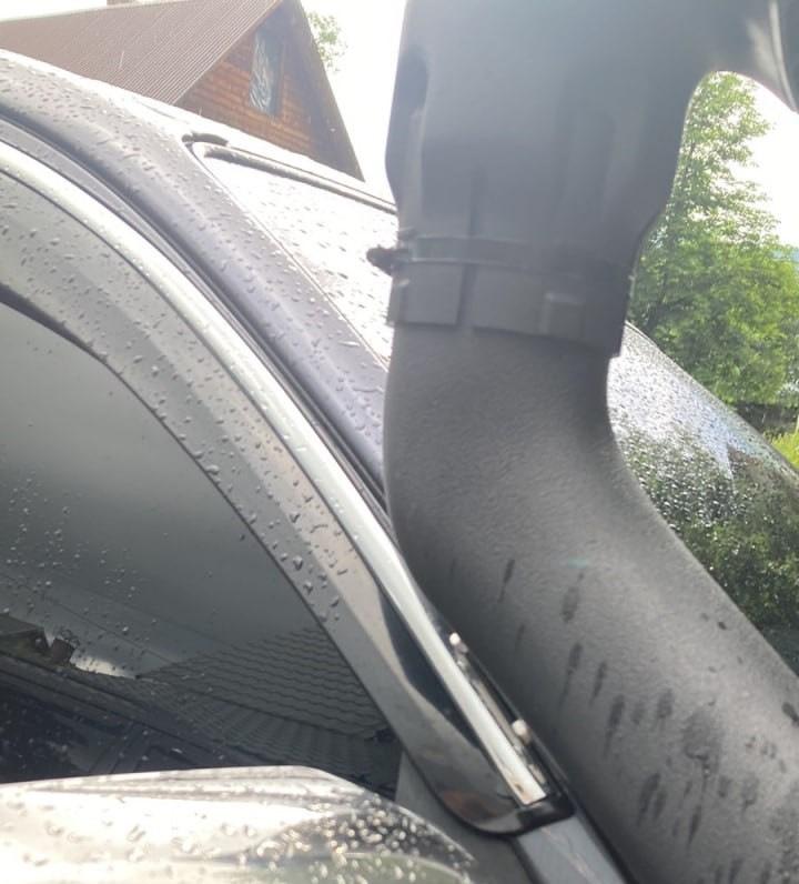 Deflektory větru s chromem (4 ks, Sunplex Chrome) pro Toyota Hilux 2006-2015