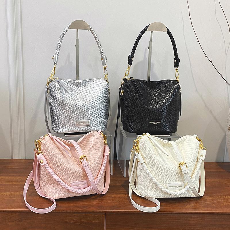Bags women's bag 2025 new Korean version of fashion niche woven bag casual versatile shoulder bucket bag tide