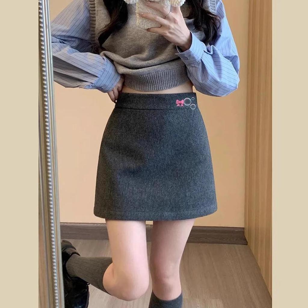 Women's Gray Wool Woolen High Waist Pencil Skirt - Winter 2026 Korean Style, Hip Wrap, Slimming, Versatile, Black.