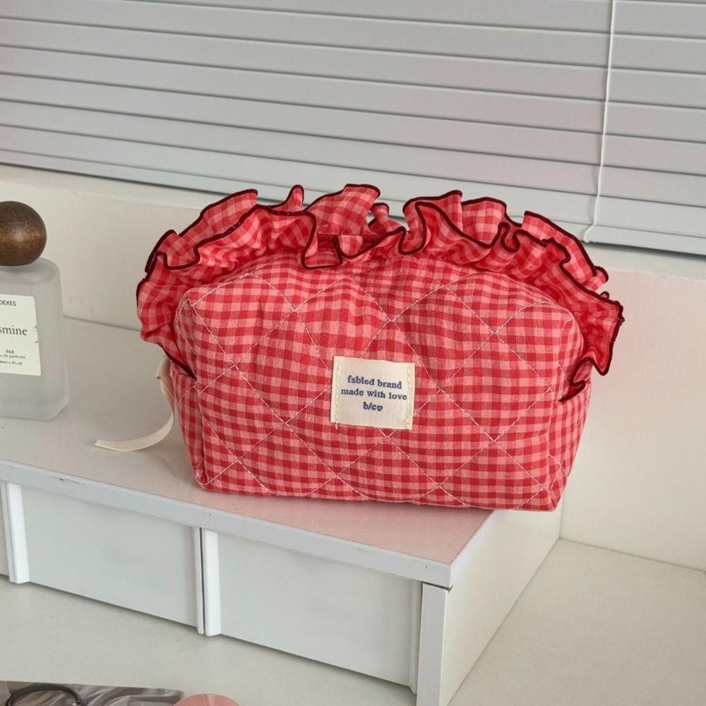 

Creative Sweet Ruffle Makeup Bag Large Capacity Portable Cosmetic Bag with Zipper Multifunctional Toiletry Organizer Travel червоний