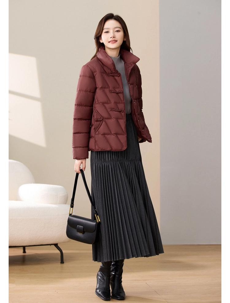 Tunn kort bomullsvadderad jacka med kinakrage