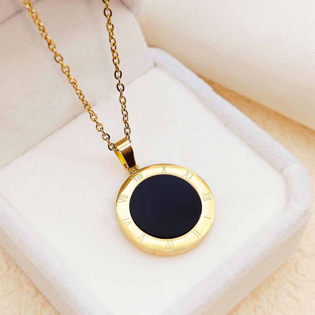 Korean Style Simple Round Plate Pendant Clavicle Chain Women's Black Double-sided Geometric Lettering Necklace