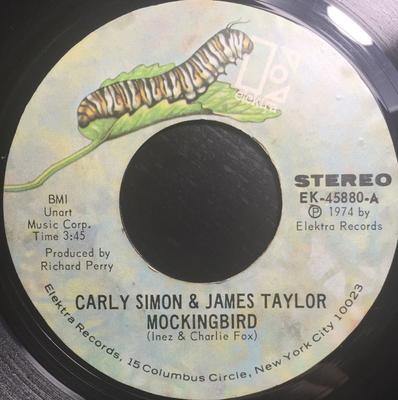 7inch Record CARLY SIMON & JAMES TAYLOR - Mockingbird / Grownup EK45880 Elektra 1974 US Rock Used