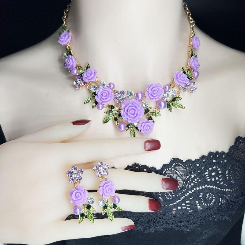 Umweltfreundliches Full-Diamond-Kamille-Halsketten-Armband-Ohrringe-Set Hof-Leicht-Luxus-Kleid Nische Perlen-Schlüsselbein-Ketten-Accessoires