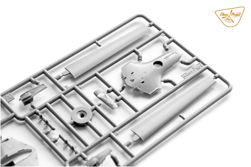 Clear Prop! 1/72 Ukrainian TB2 Bayraktar Unmanned Aerial Vehicle Plastic Model CPU72034