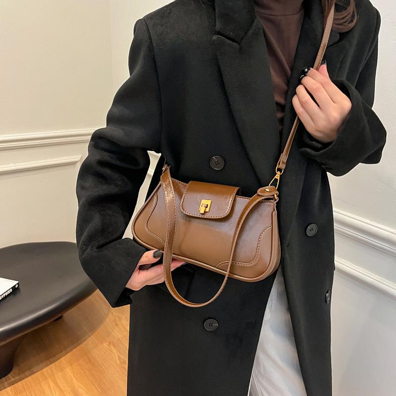 Fashion Retro Oil Wax Leather Small Bag, Female Foreign Style Underarm Small Square Bag, High-End Messenger Bag