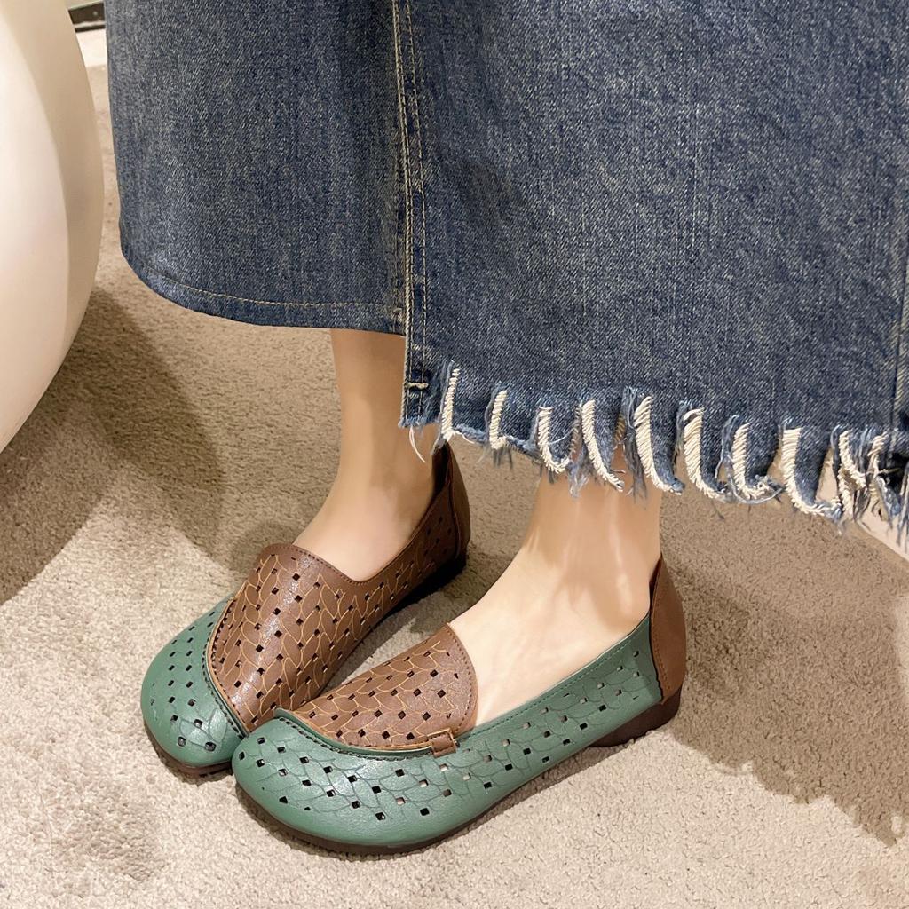 Ethnic Style Soft Leather Soft Bottom Hole Single Shoes Women's Spring and Summer New Breathable Middle-aged and Elderly Doudou Single Shoes